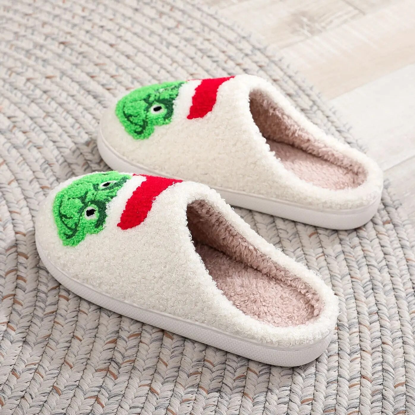 Women's house slippers - Grinch Face